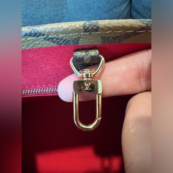 Louis Vuitton OntheGo PM monogram Reverse (Bag only) - Picture 12 of 14